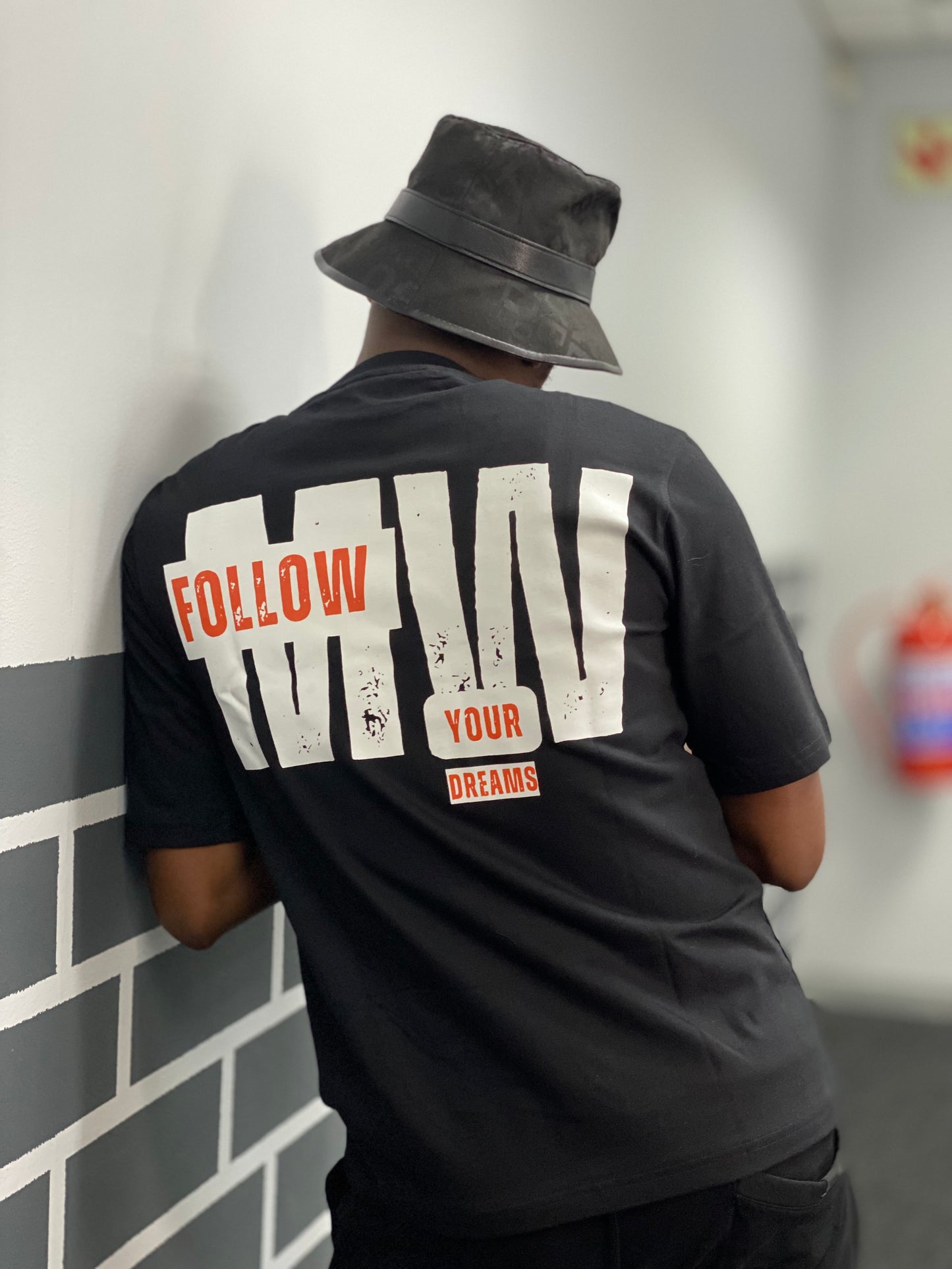 Black MW Logo - 240gsm T shirt