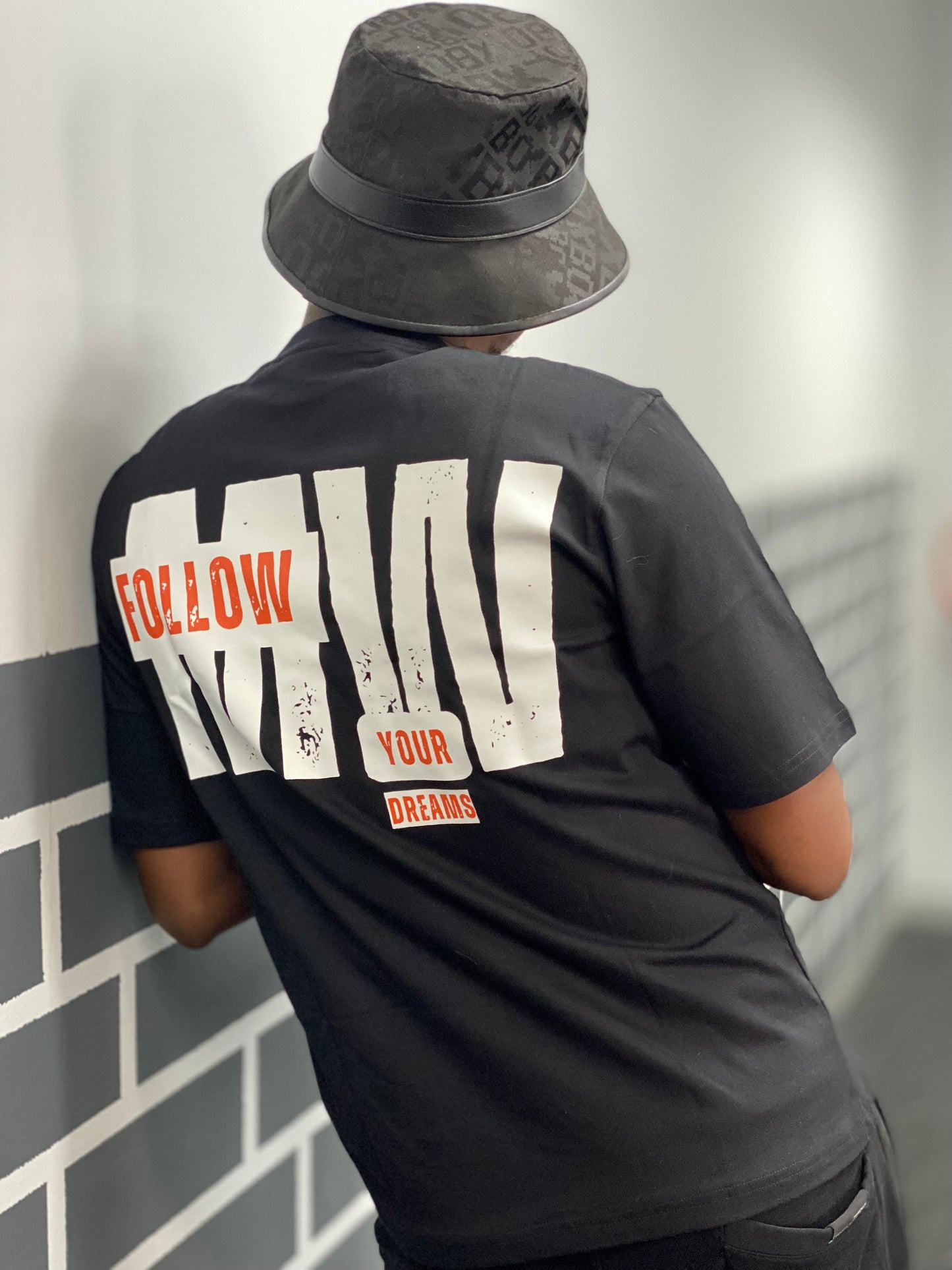 Black MW Logo - 240gsm T shirt
